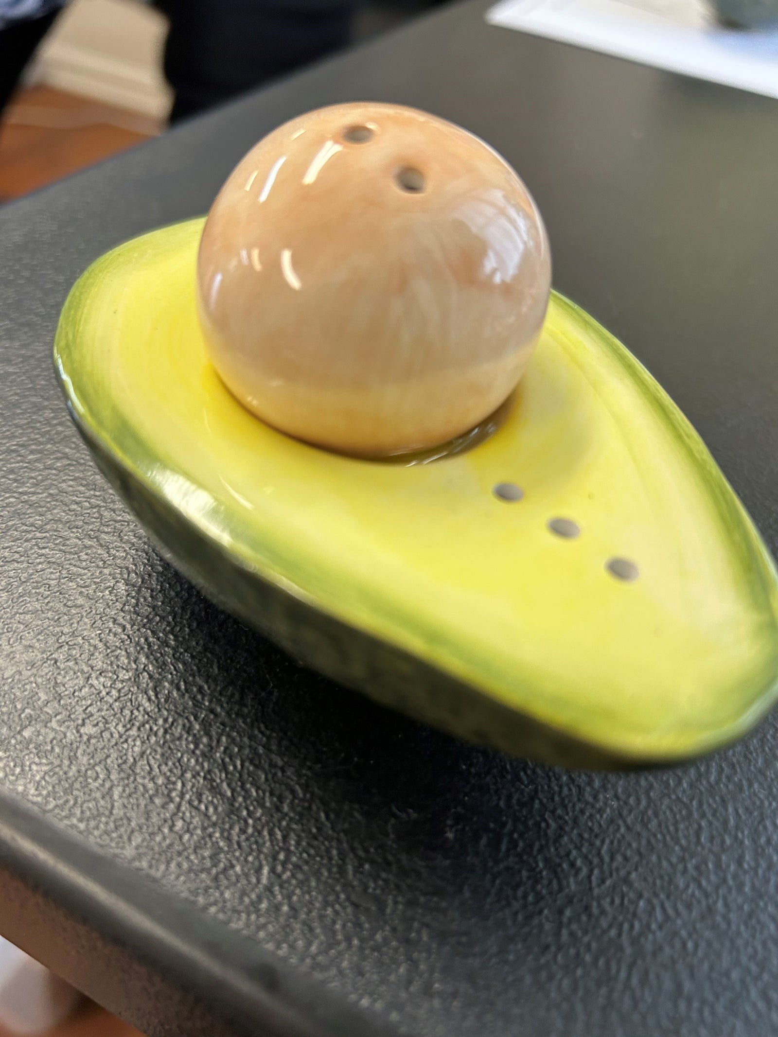 Avocado salt and pepper set