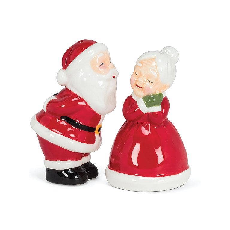Kissing Couple Salt & Pepper